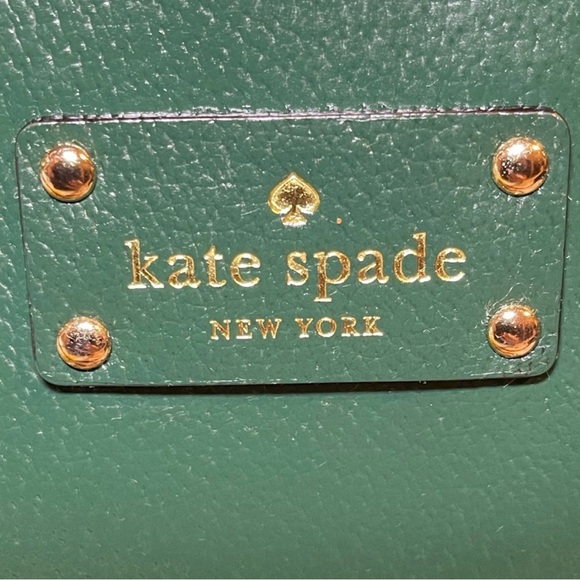 VINTAGE KATE SPADE NEW YORK Wellesley Camryn Cross-Body in Shiny Emerald. 🎁 - Picture 2 of 14